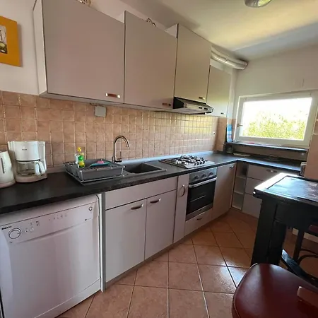 Lovorka Apartman