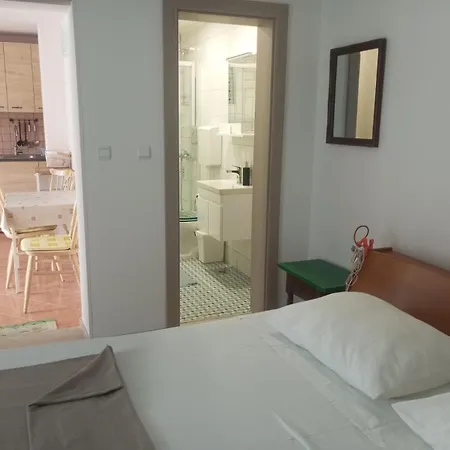 Lovorka Apartman