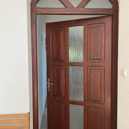 Lovorka Apartman *