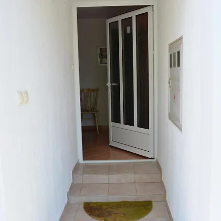 Lovorka Apartman *