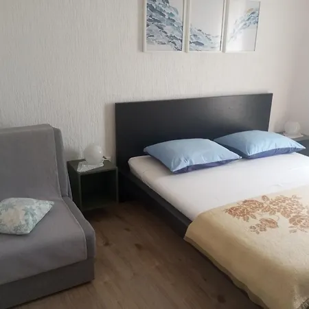 Apartman Lovorka *