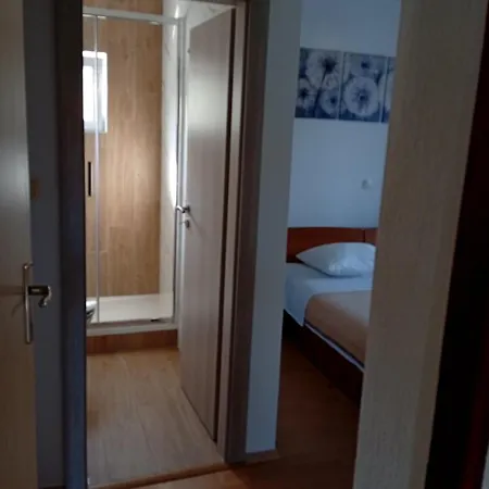 Apartman Lovorka *